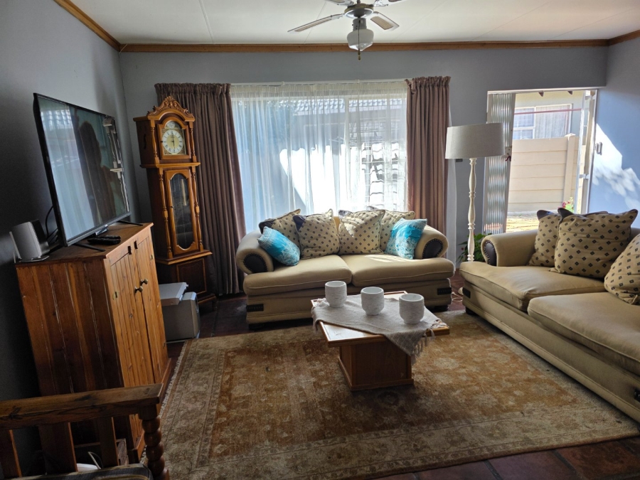 To Let 2 Bedroom Property for Rent in Heuwelsig Free State